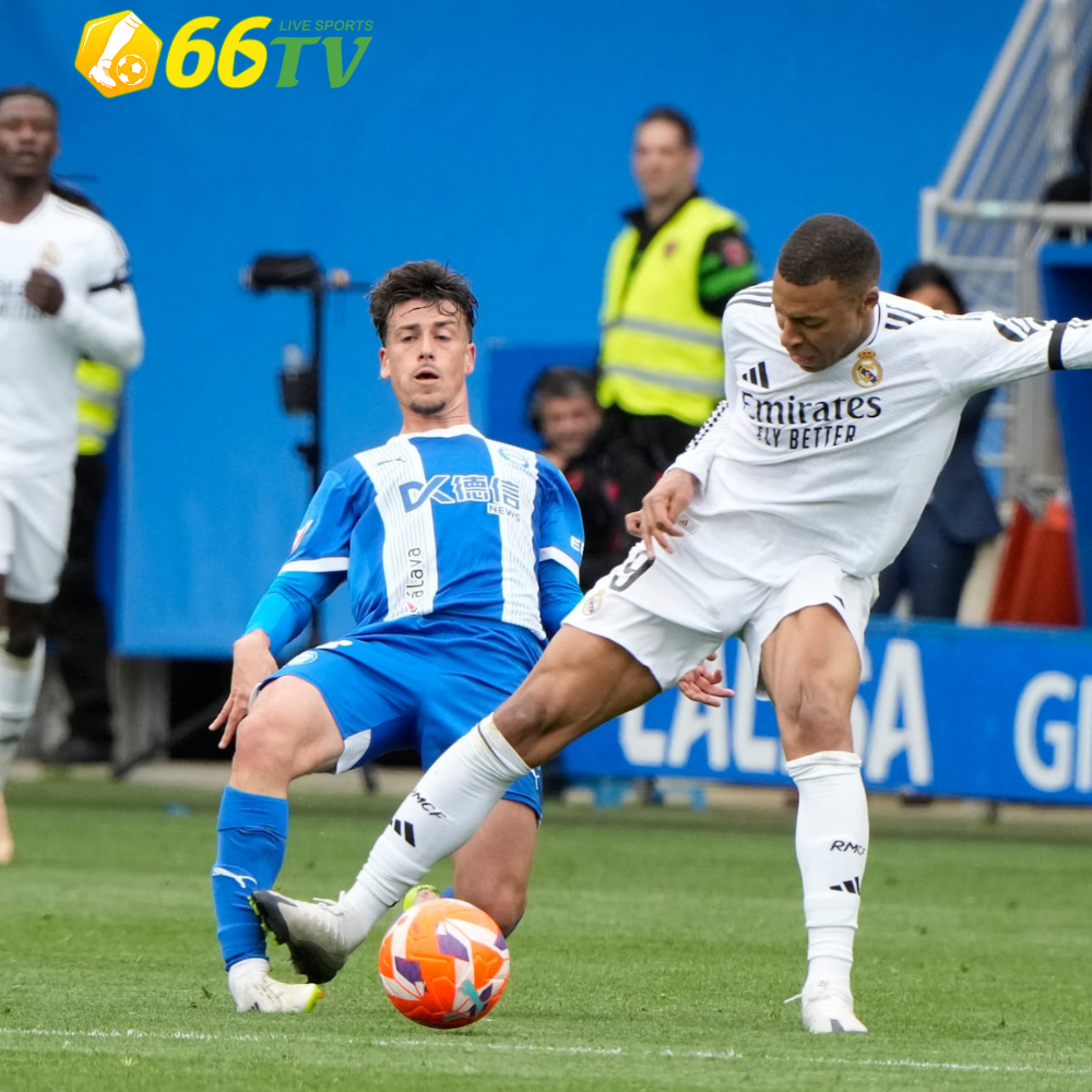 Mbappe xin lỗi đối thủ và đồng đội trong phòng thay đồ