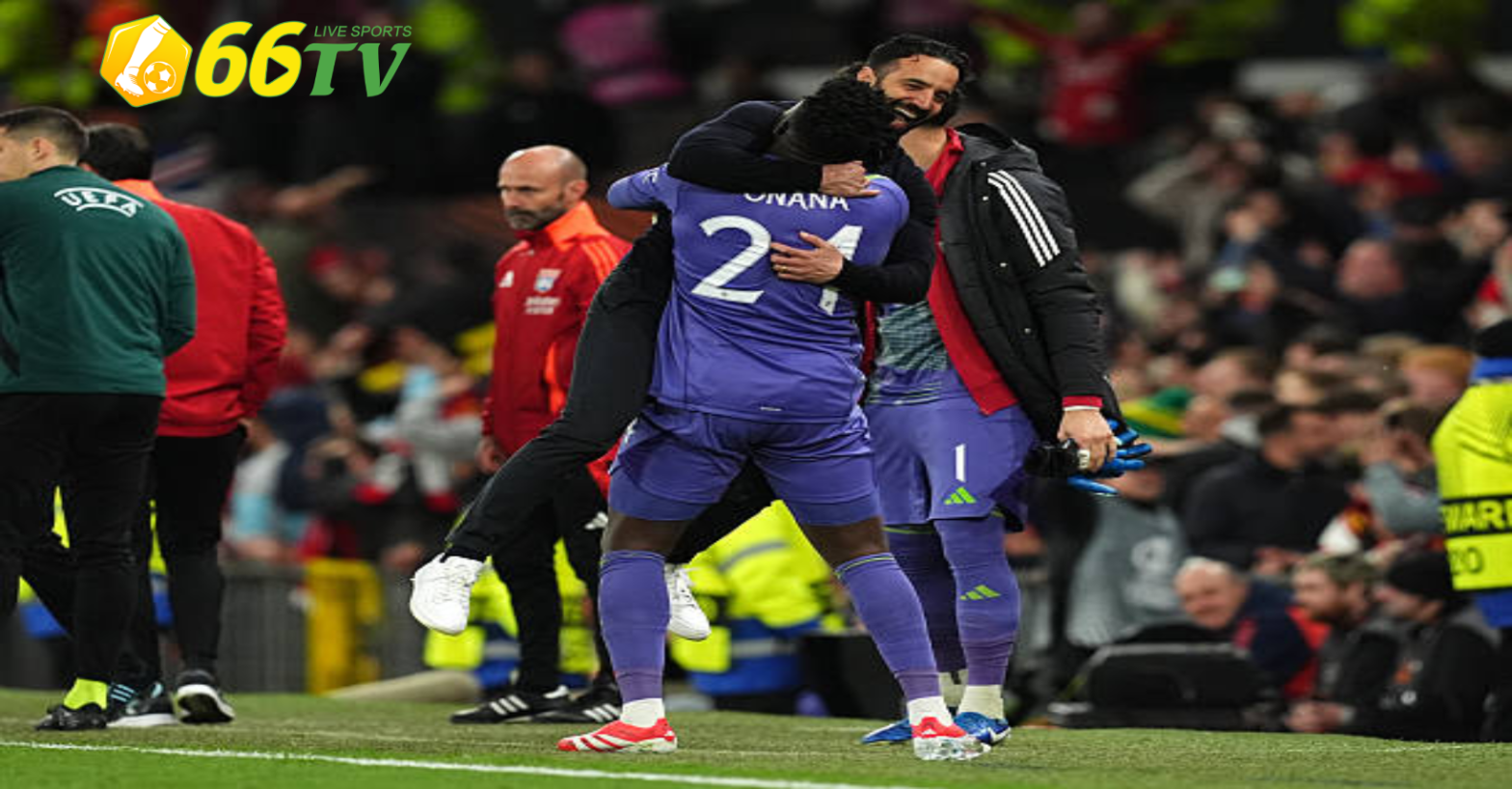 Onana ăn mừng táo bạo trước CĐV Lyon