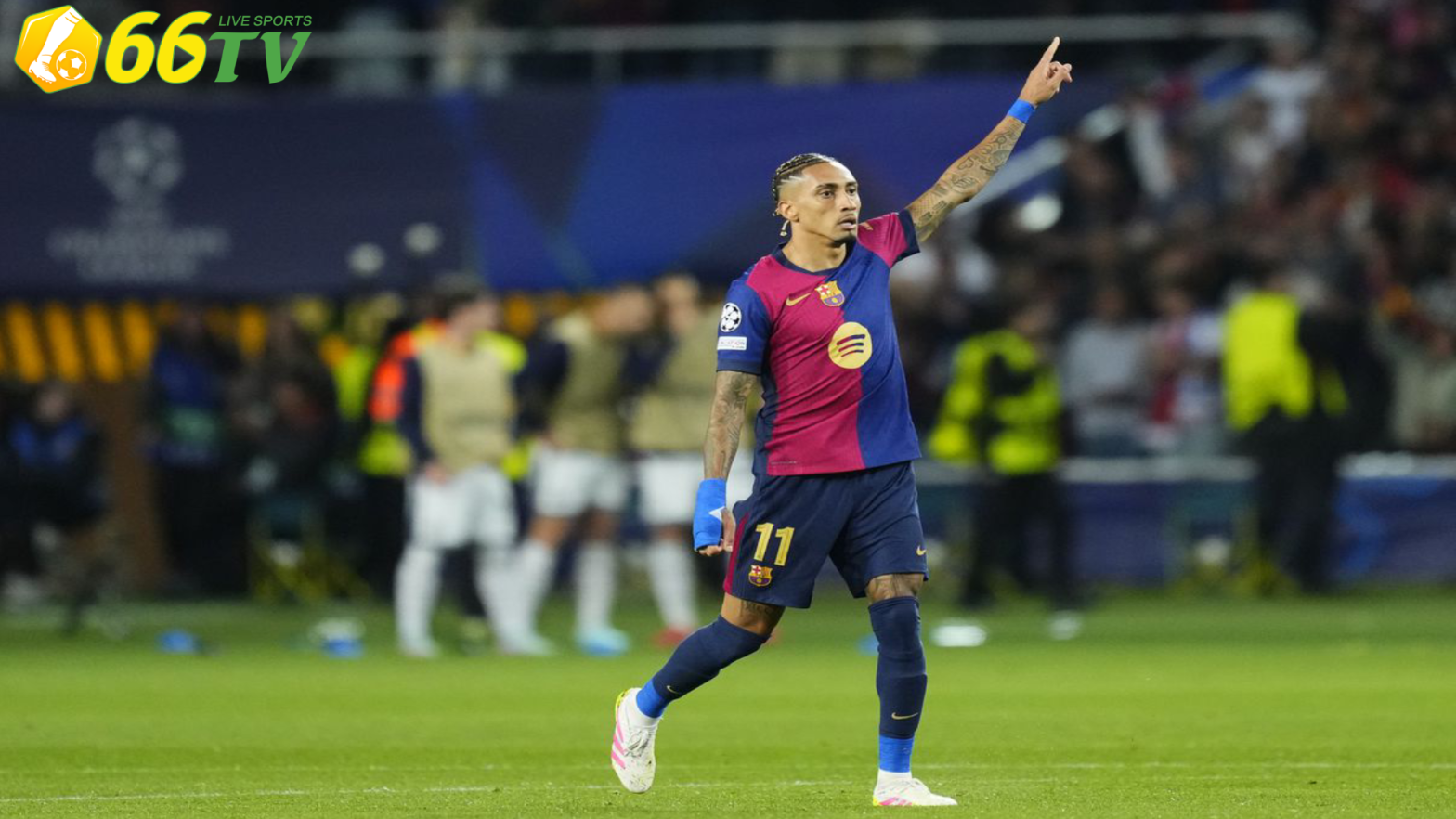 Raphinha vượt Messi, sắp phá kỉ lục của Ronaldo