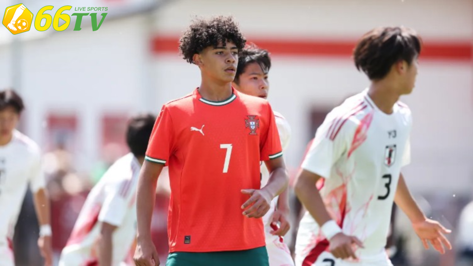 Con trai Ronaldo ra mắt U15 Bồ Đào Nha, mang áo số 7 huyền thoại