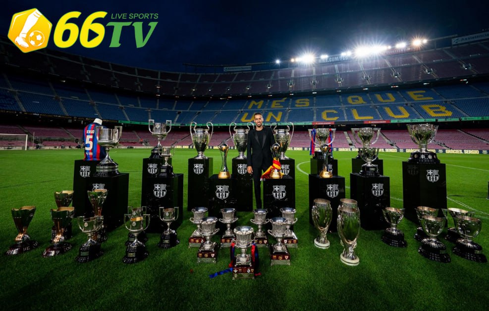 CHÍNH THỨC: Huyền thoại Sergio Busquets giải nghệ